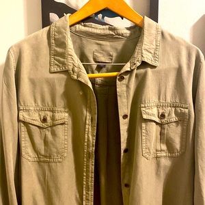 UNIVERSAL THREAD double pocket button up shirt